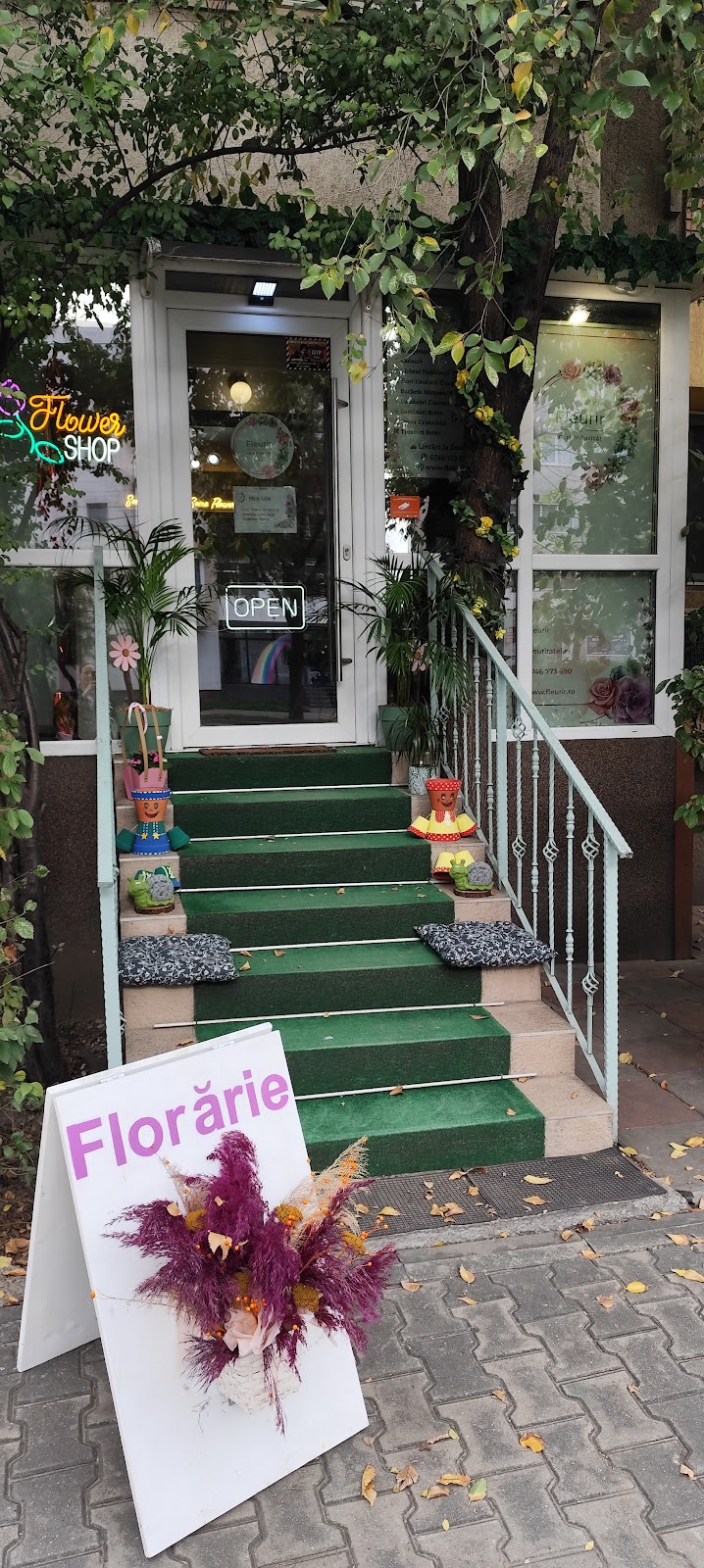 Fleurir - Flowershop & Gifts, florarie si atelier aranjamente florale (buchet mireasa, lumanari cununie/botez) Iasi
