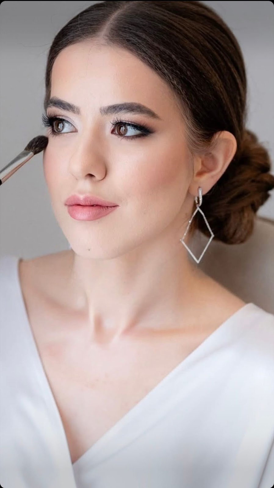 BeautyArtist - Machiaj Profesional și Coafat București